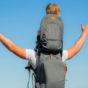 MiniMeis-G4-Grey-orange-w_BackPack